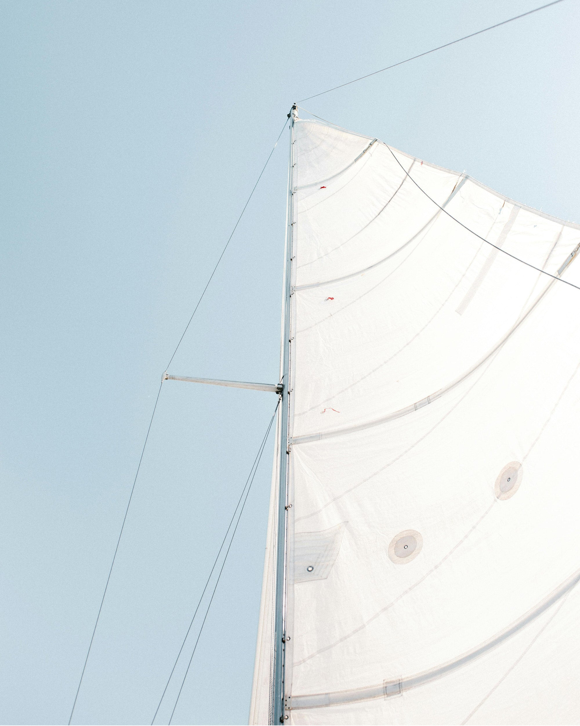 Cross-cut vs tri-radial sails: which construction is best for cruising?